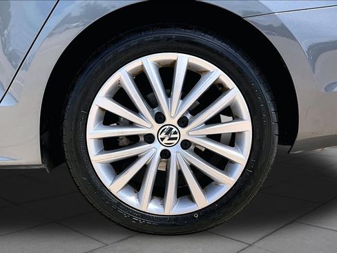 Used 2016 Volkswagen Jetta SEL w/ Lighting Package FWD image 11