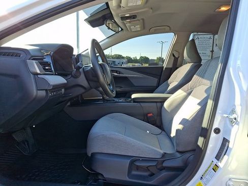 Used 2025 Toyota Camry LE AWD/4WD image 15