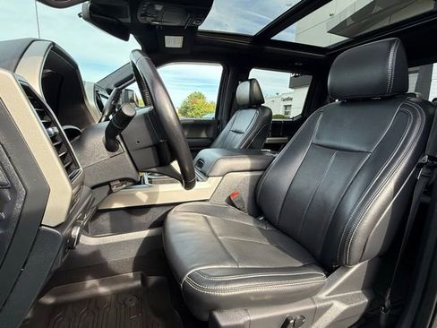 Used 2022 Ford F250 Lariat w/ Black Appearance Package image 13