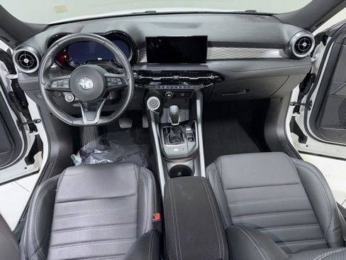 Used 2024 Alfa Romeo Tonale Ti w/ Premium Interior Package AWD/4WD image 17