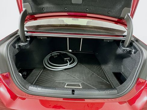 Used 2025 BMW i5 eDrive40i w/ M Sport Package image 27