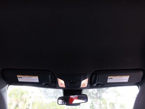 Used 2022 Toyota Corolla SE FWD image 28
