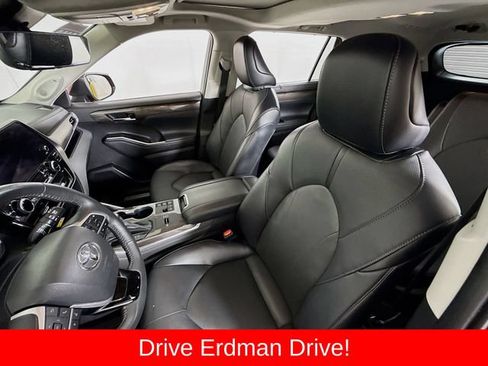 Used 2023 Toyota Highlander Limited AWD/4WD image 5