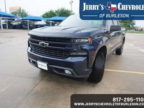 Used 2020 Chevrolet Silverado 1500 RST w/ Texas Edition AWD/4WD image 2