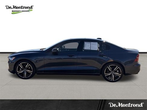 Used 2022 Volvo S60 B5 R-Design image 7