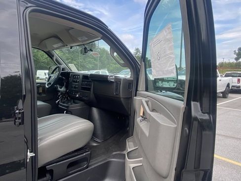 New 2025 GMC Savana 3500 Extended w/ Driver Convenience Package image 27