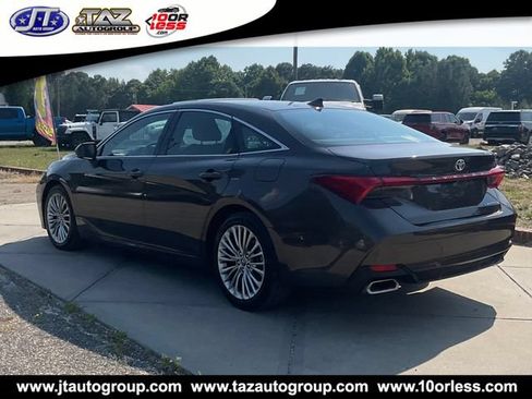 Used 2019 Toyota Avalon Limited w/ All Weather Liner Package FWD image 5