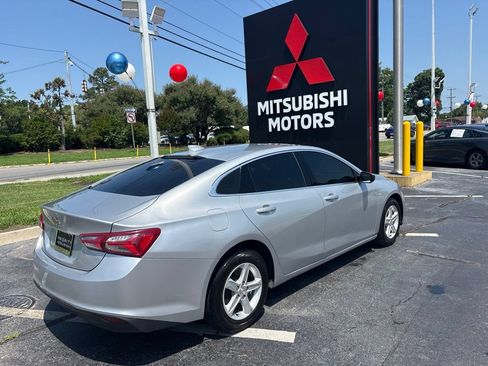 Used 2022 Chevrolet Malibu LT FWD image 3