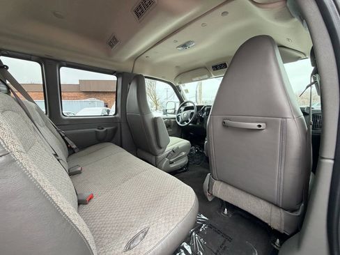 Used 2025 Chevrolet Express 3500 LT w/ LT Preferred Equipment Group image 22