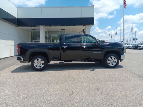 Used 2023 Chevrolet Silverado 2500 LTZ w/ LTZ Convenience Package AWD/4WD image 8