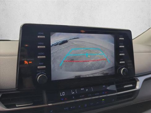 Certified 2021 Toyota Sienna XLE FWD image 19