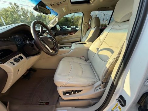 Used 2016 Cadillac Escalade Premium image 18