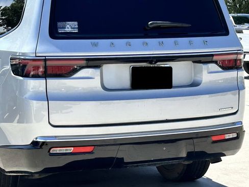 Used 2022 Jeep Wagoneer Series II image 6
