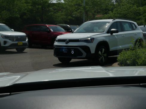 Certified 2026 Volkswagen Atlas SEL Premium R-Line AWD/4WD image 29