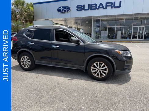 Used 2019 Nissan Rogue SV FWD image 1