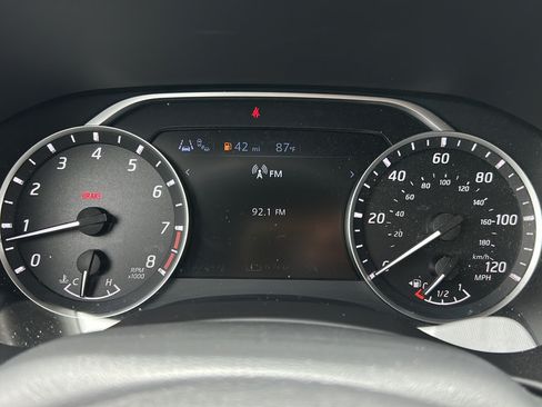 Used 2025 Nissan Frontier SV w/ SV Convenience Package RWD image 27
