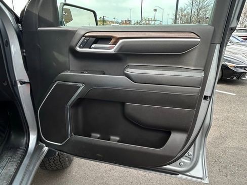 Used 2025 Chevrolet Silverado 1500 LT image 18