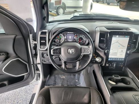 Used 2023 RAM 1500 Laramie AWD/4WD image 16