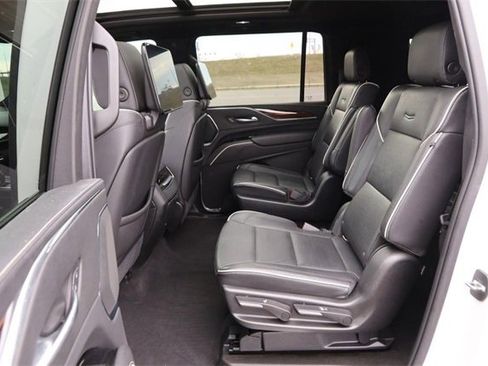 Used 2021 Cadillac Escalade ESV Premium Luxury image 11