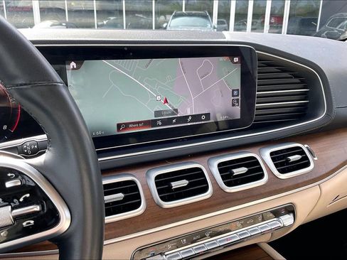 Certified 2022 Mercedes-Benz GLS 450 4MATIC image 4