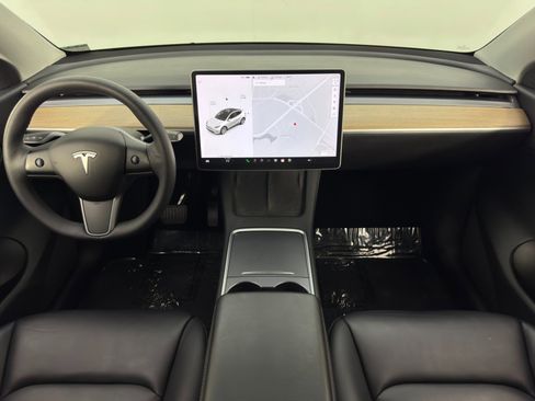 Used 2021 Tesla Model Y Long Range image 11