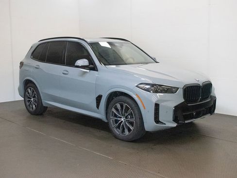 Used 2025 BMW X5 xDrive40i w/ M Sport Package AWD/4WD image 1