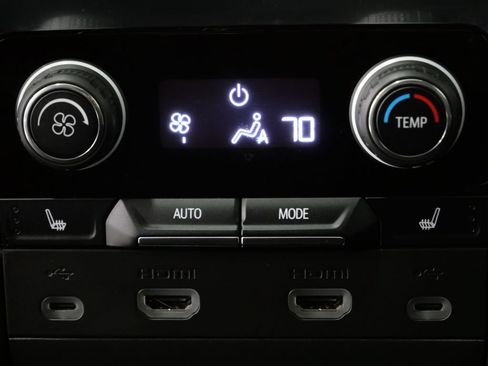 Used 2021 Chevrolet Tahoe High Country w/ Premium Package AWD/4WD image 26