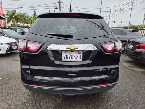 Used 2016 Chevrolet Traverse LT FWD image 3