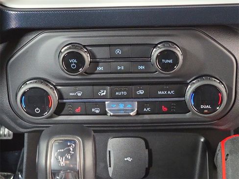 Used 2024 Ford Bronco Heritage Edition image 19