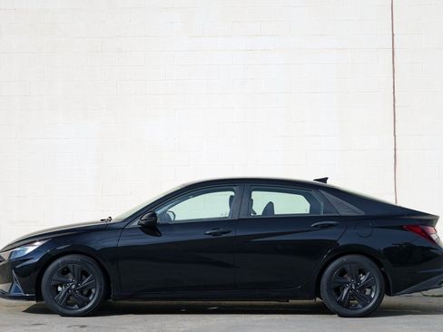 Used 2021 Hyundai Elantra SEL FWD image 42