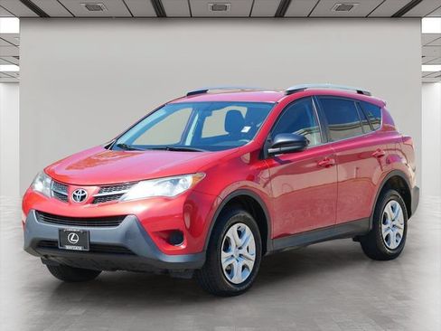 Used 2014 Toyota RAV4 LE AWD/4WD image 2