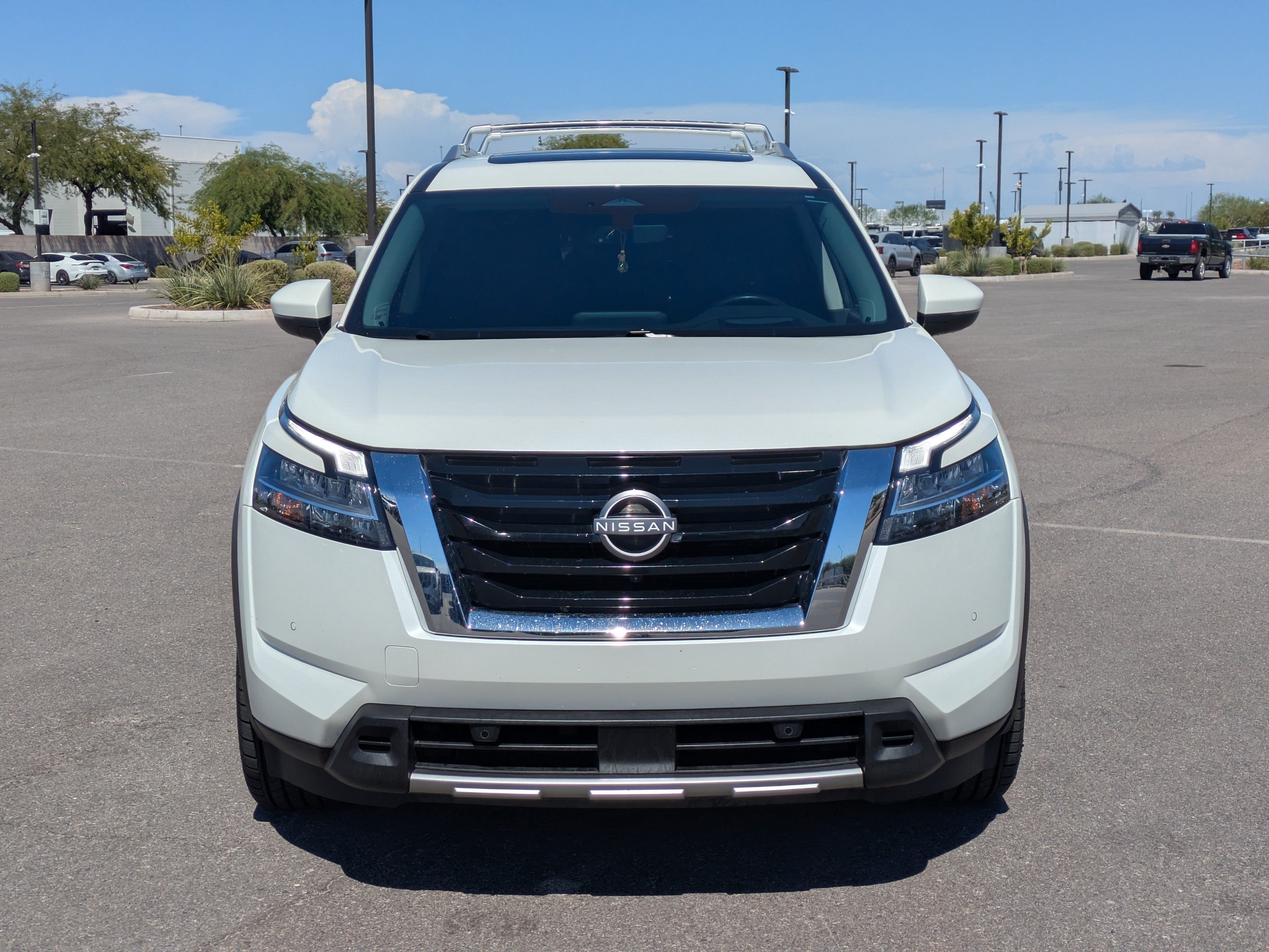 Used 2023 Nissan Pathfinder Platinum w/ Cargo Package FWD image 8
