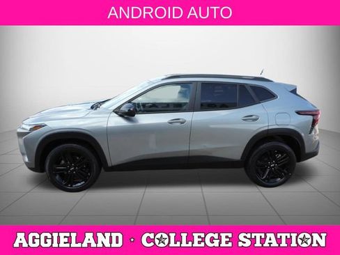 Used 2024 Chevrolet Trax ACTIV w/ Sunroof Package FWD image 7