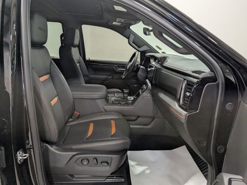 Used 2025 GMC Sierra 1500 AT4 w/ Technology Package AWD/4WD image 20