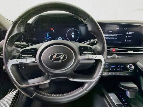 Used 2023 Hyundai Elantra SEL w/ Convenience Package FWD image 16