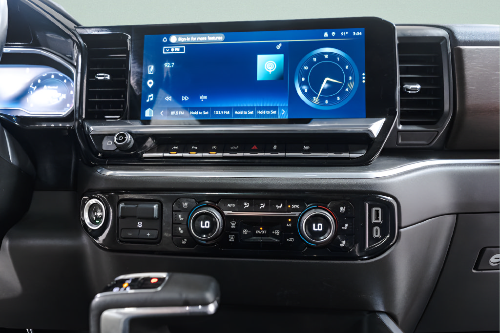 Used 2024 Chevrolet Silverado 1500 High Country AWD/4WD image 13