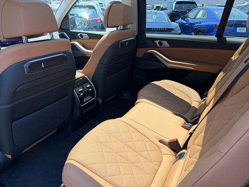 Used 2026 BMW X7 xDrive40i AWD/4WD image 16
