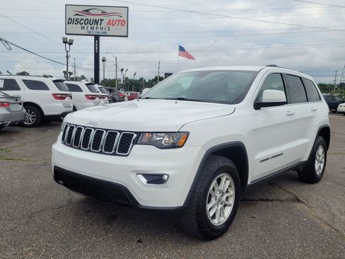 Used 2018 Jeep Grand Cherokee Laredo AWD/4WD image 21