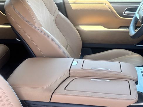 Certified 2025 INFINITI QX80 Luxe AWD/4WD image 10