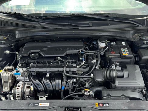 Used 2025 Hyundai Elantra SEL FWD image 11