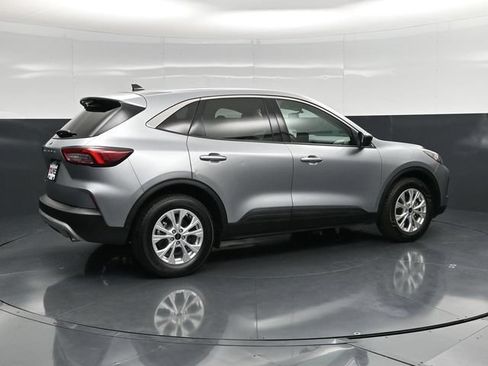 Used 2024 Ford Escape Active FWD image 2