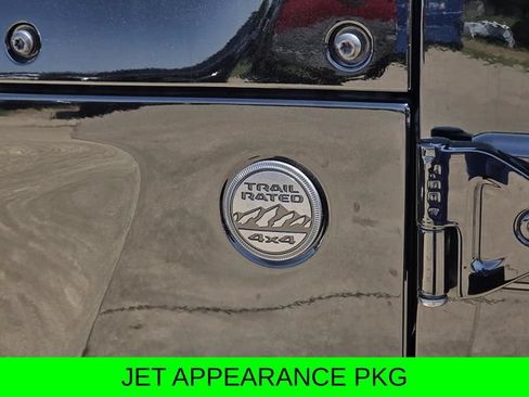 Used 2024 Jeep Gladiator Sport AWD/4WD image 12