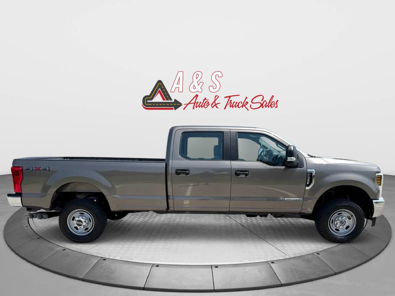 Used 2019 Ford F350 XL w/ Power Equipment Group AWD/4WD image 4