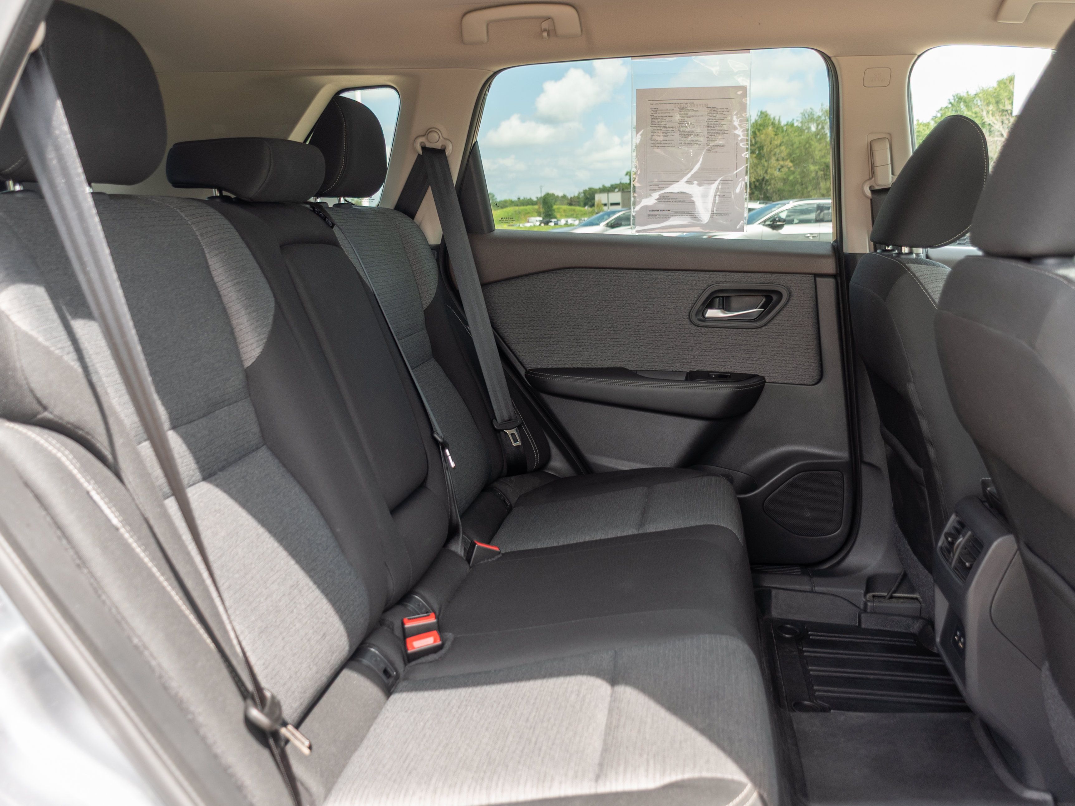 Used 2022 Nissan Rogue SV AWD/4WD image 21