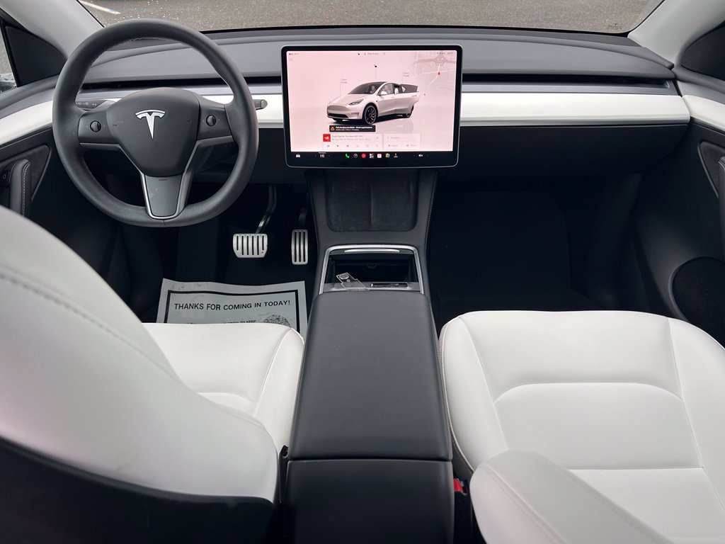 Used 2023 Tesla Model Y Performance AWD/4WD image 10