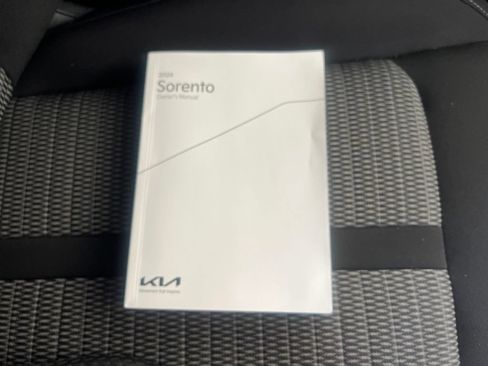 Certified 2024 Kia Sorento LX FWD image 25