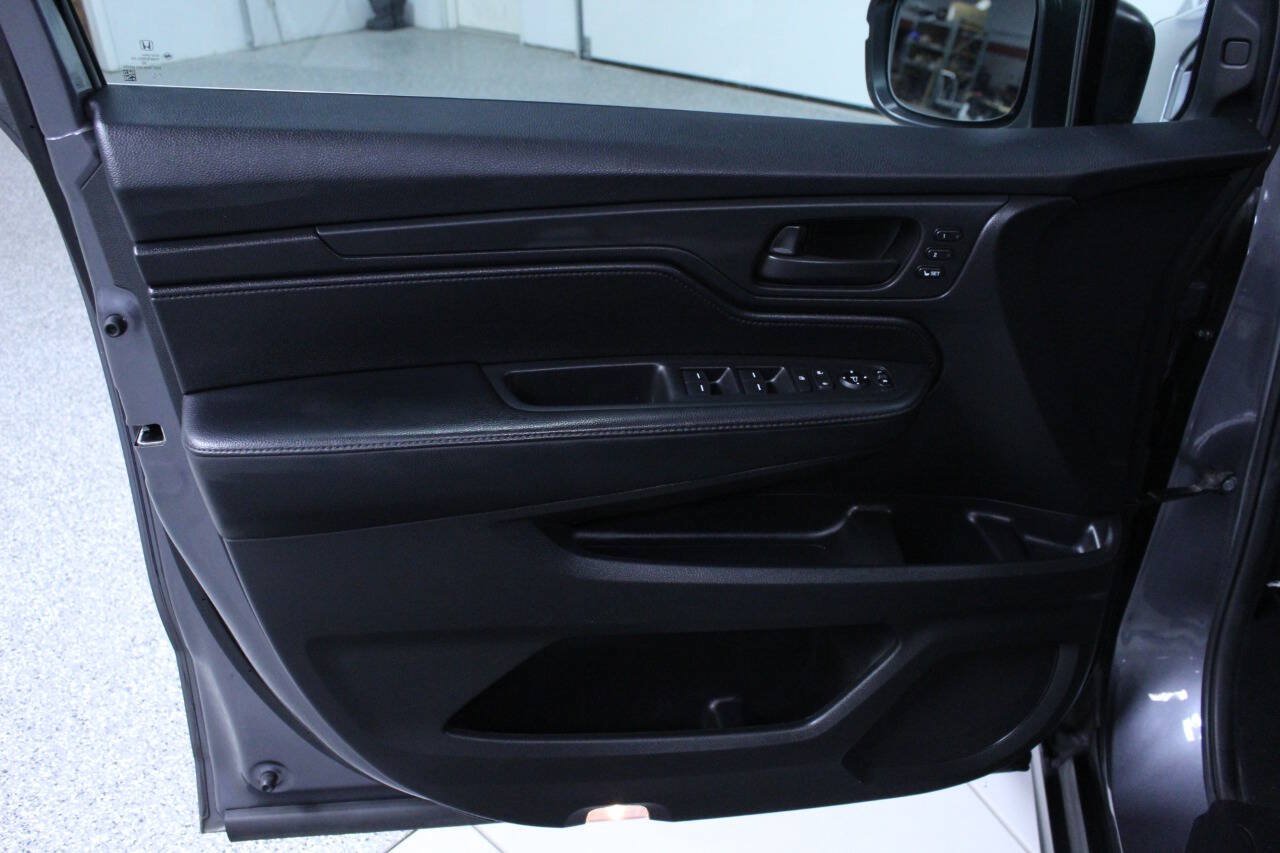 Used 2025 Honda Odyssey EX-L image 13