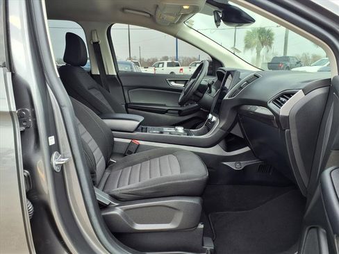 Certified 2022 Ford Edge SE w/ Black Appearance Package image 14