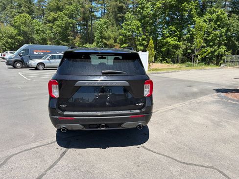 Used 2023 Ford Explorer XLT w/ Equipment Group 202A AWD/4WD image 6