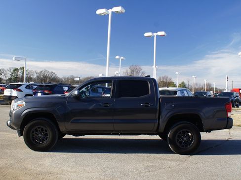 Used 2016 Toyota Tacoma SR w/ SR Convenience Package image 9